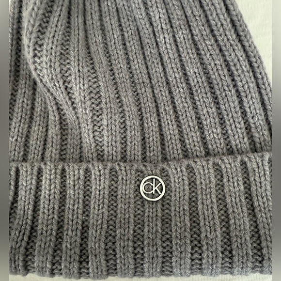 CALVIN KLEIN BEANIE TOQUE WOMEN’S ONE SIZE KNIT ACRYLIC BLEND LINED POM - Picture 7 of 8